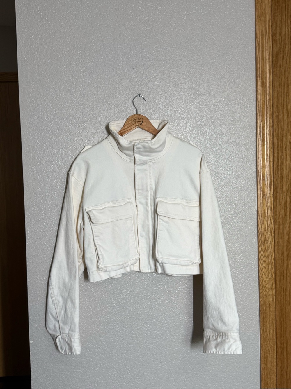 Aritzia TNA Cropped Workwear Jacket Cream